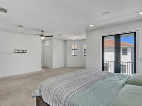1007 NW 99th Ct, Miami FL 33172