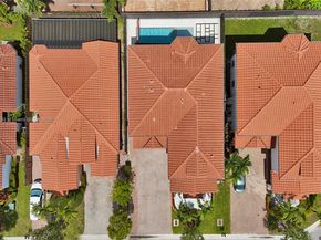 1007 NW 99th Ct, Miami FL 33172