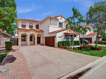 1007 NW 99th Ct