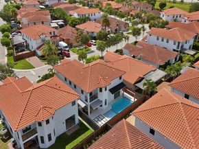 1007 NW 99th Ct, Miami FL 33172