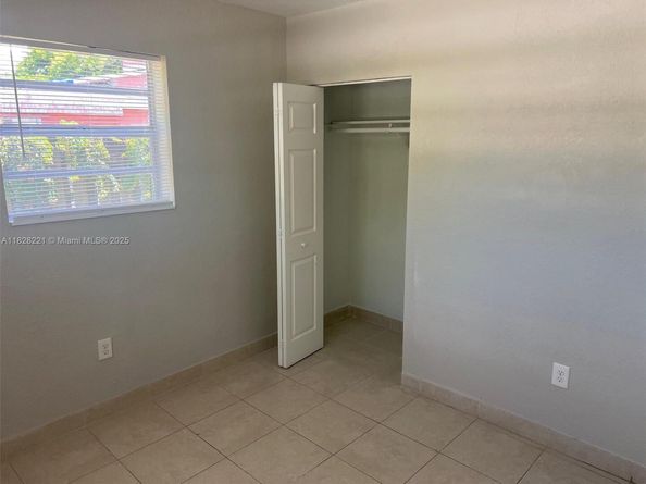 19822 NE 1st Ave, Miami FL 33179