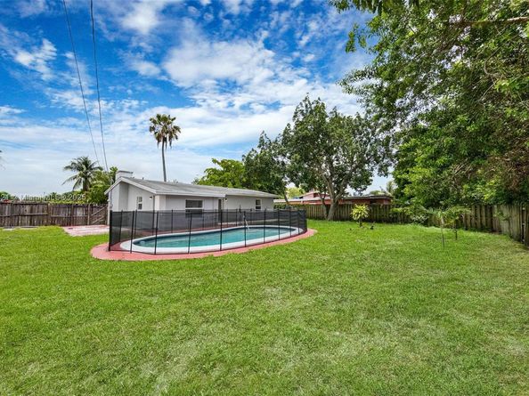 19822 NE 1st Ave, Miami FL 33179