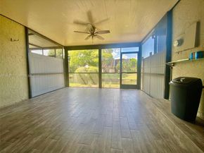 8975 Palm Tree Ln 8975, Pembroke Pines FL 33024