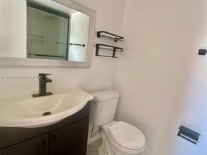 8975 Palm Tree Ln 8975, Pembroke Pines FL 33024