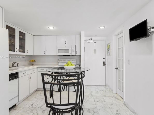 200 SE 15th Rd 6F, Miami FL 33129