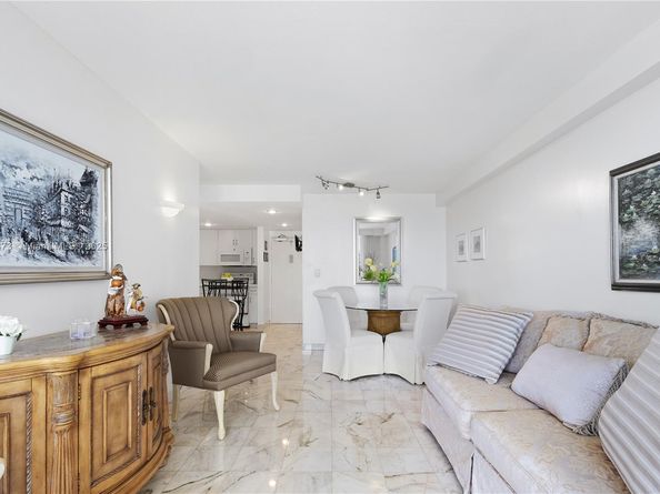 200 SE 15th Rd 6F, Miami FL 33129