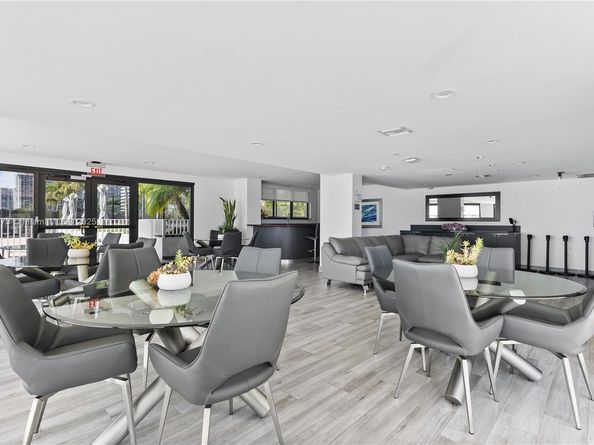 200 SE 15th Rd 6F, Miami FL 33129
