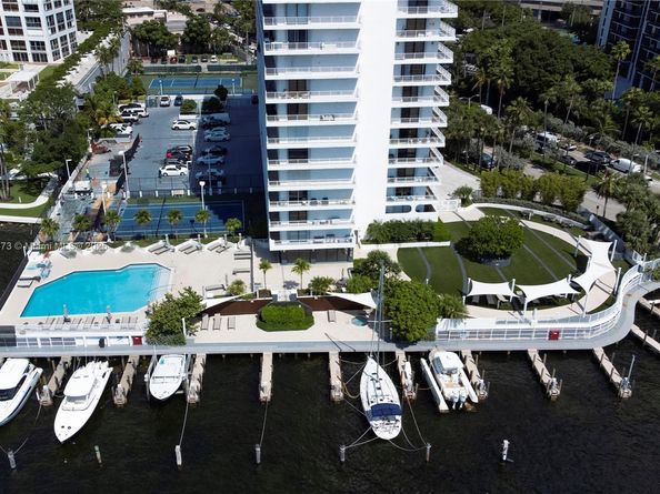 200 SE 15th Rd 6F, Miami FL 33129