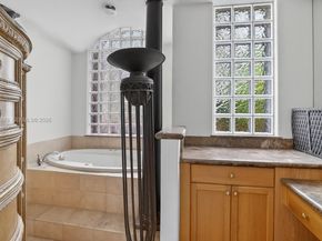 10161 N Lake Vista Cir, Davie FL 33328