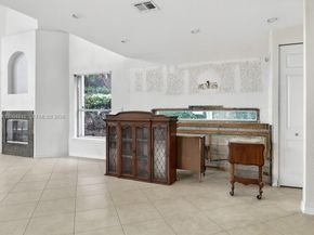 10161 N Lake Vista Cir, Davie FL 33328