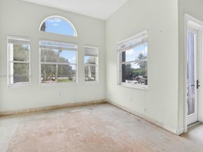 10161 N Lake Vista Cir, Davie FL 33328