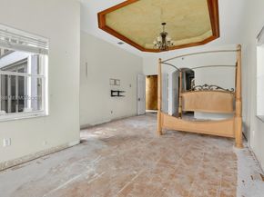 10161 N Lake Vista Cir, Davie FL 33328