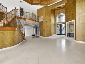 10161 N Lake Vista Cir, Davie FL 33328