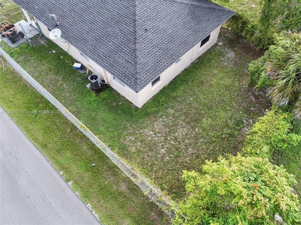 1722 NW 8th Ct, Fort Lauderdale FL 33311