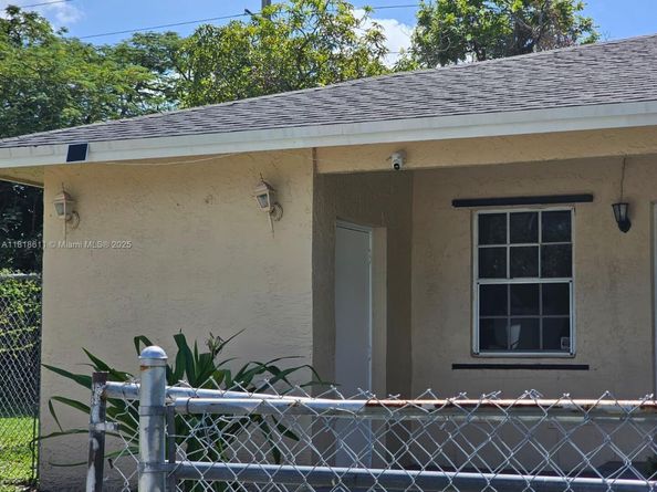 1722 NW 8th Ct, Fort Lauderdale FL 33311