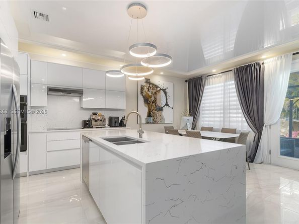 1475 Silk Oak Dr, Hollywood FL 33021