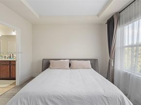 1475 Silk Oak Dr, Hollywood FL 33021