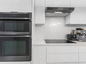 1475 Silk Oak Dr, Hollywood FL 33021