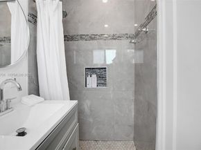 231 NE 43rd St, Miami FL 33137