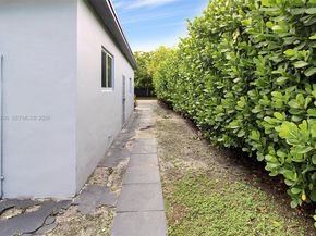 231 NE 43rd St, Miami FL 33137