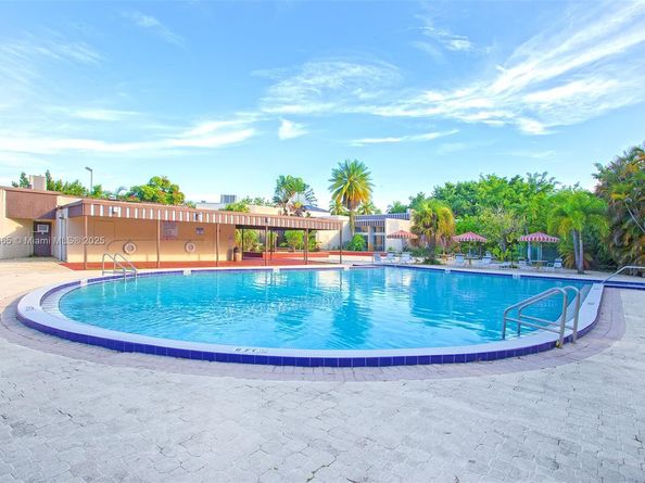 7300 NW 17th St 416, Plantation FL 33313