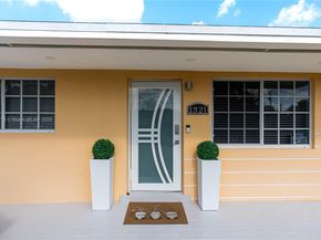 1321 NW 171st St, Miami Gardens FL 33169