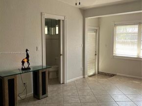 1040 NE 16th Ave, Fort Lauderdale FL 33304