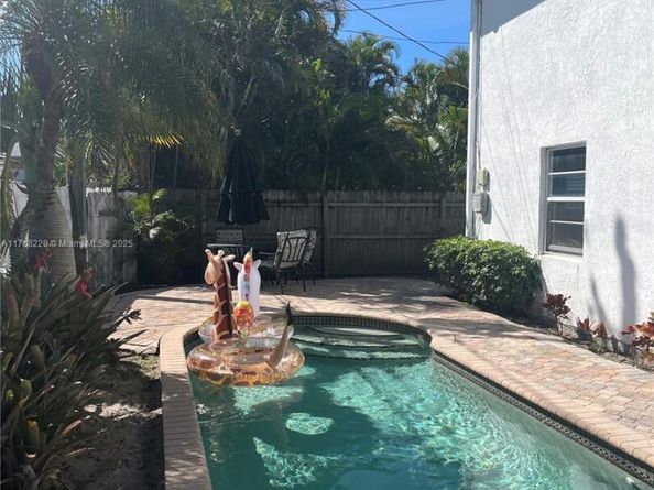 1040 NE 16th Ave, Fort Lauderdale FL 33304