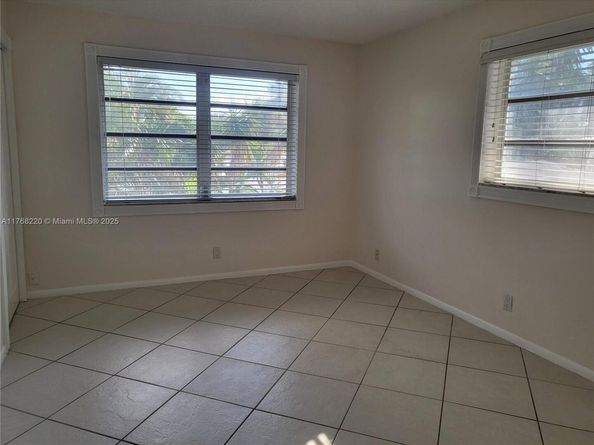 1040 NE 16th Ave, Fort Lauderdale FL 33304