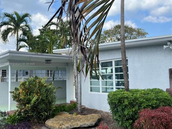 1040 NE 16th Ave, Fort Lauderdale FL 33304