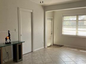 1040 NE 16th Ave, Fort Lauderdale FL 33304