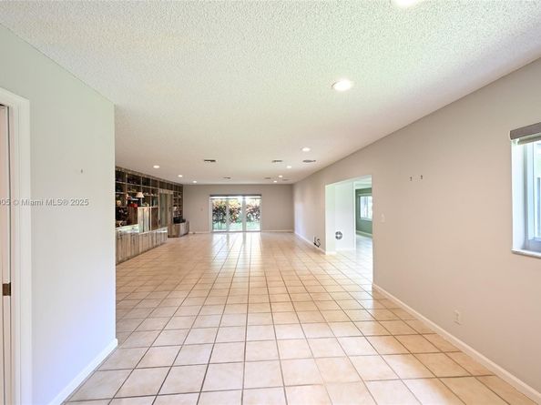 1130 W Cypress Dr V16, Pompano Beach FL 33069