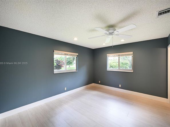 1130 W Cypress Dr V16, Pompano Beach FL 33069