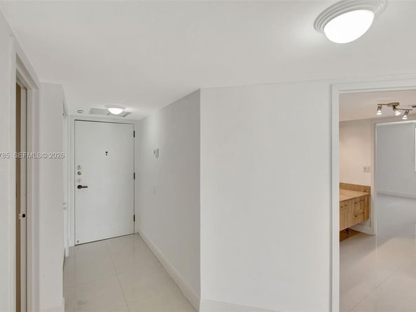 2333 Brickell Ave 305, Miami FL 33129