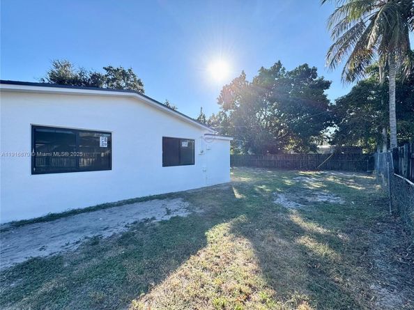 16130 NW 37th Ct, Miami Gardens FL 33054