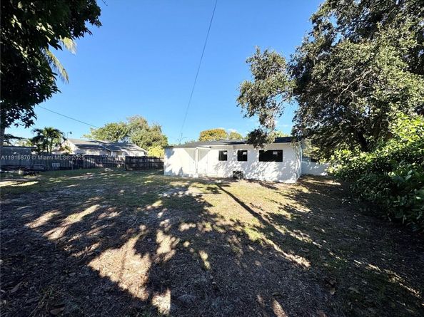 16130 NW 37th Ct, Miami Gardens FL 33054