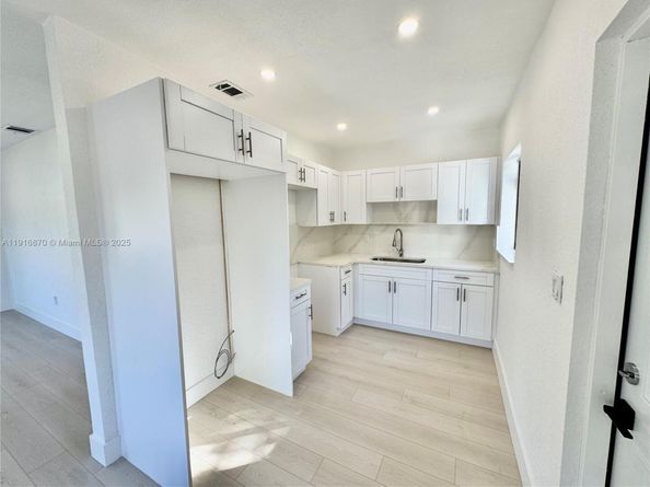 16130 NW 37th Ct, Miami Gardens FL 33054