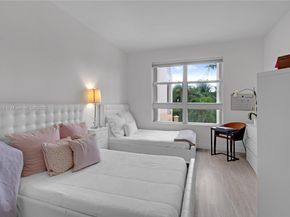 701 Crandon Blvd 302, Key Biscayne FL 33149