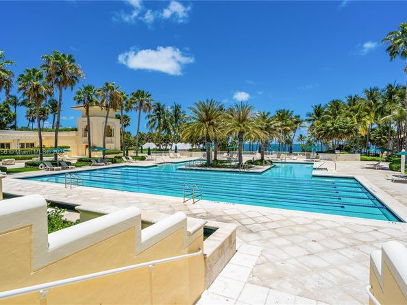 701 Crandon Blvd 302, Key Biscayne FL 33149