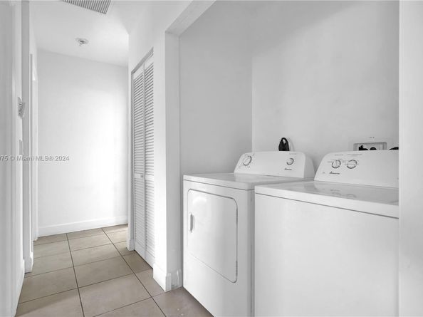 350-352 NW 33rd St, Miami FL 33127
