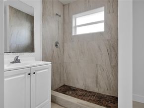350-352 NW 33rd St, Miami FL 33127