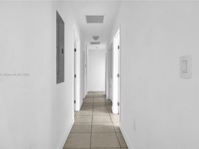 350-352 NW 33rd St, Miami FL 33127