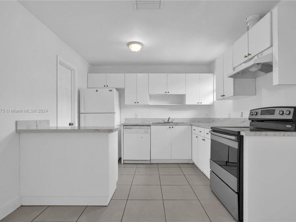 350-352 NW 33rd St, Miami FL 33127