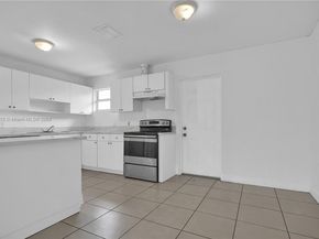 350-352 NW 33rd St, Miami FL 33127