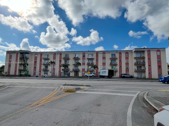 6820 W Flagler St 101, Miami FL 33144