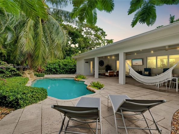 12932 Ixora Rd, North Miami FL 33181