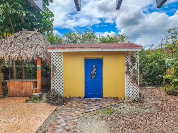 4610 SW 3rd St, Miami FL 33134