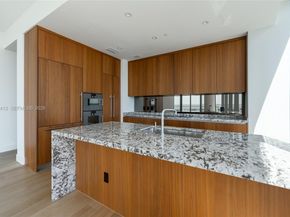 175 SE 25 Rd 501, Miami FL 33129