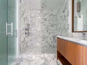 175 SE 25 Rd 501, Miami FL 33129