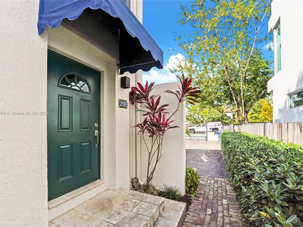 2970 Bird Ave 15, Miami FL 33133